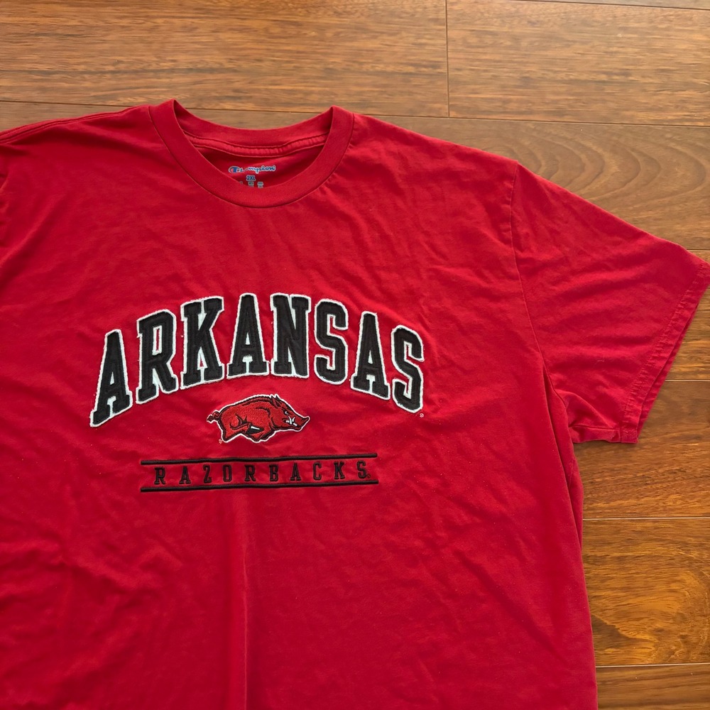 Champion Mens Arkansas Razorbacks T-Shirt Size 2XL Red NCAA Fan Gear Tee